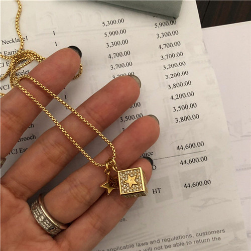 디올 목걸이 D3010 2020/신상 (정품과 비교가능한 퀄리티)