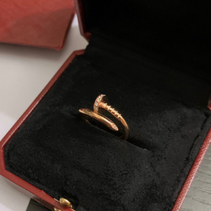 까르띠에 반지 C7081 2020/신상 (사이즈 카톡상담) (정품과 비교가능한 퀄리티)