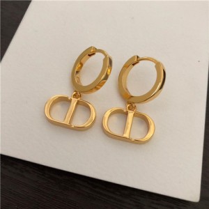 디올 귀걸이 D9167 2021/신상 (정품과 비교가능한 퀄리티)
