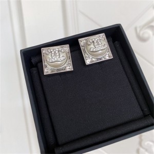 샤넬 귀걸이 C4090 2023/신상 (정품과 비교가능한 퀄리티)