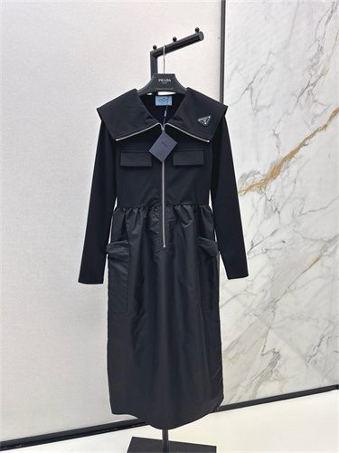 프라다 원피스 P63106 2025/신상