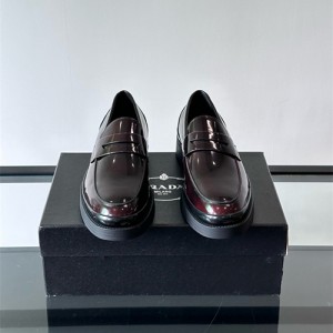 프라다 남성용 로퍼 P44522-1 2025/신상