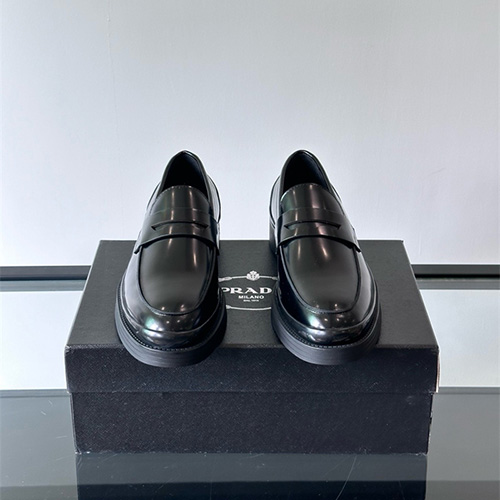 프라다 남성용 로퍼 P44522-2 2025/신상