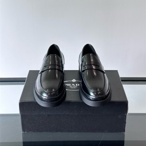 프라다 남성용 로퍼 P44522-2 2025/신상