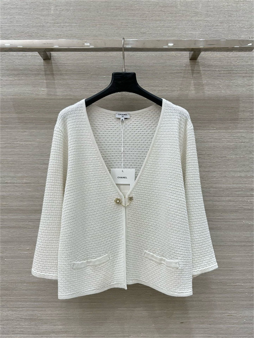 샤넬 긴팔 가디건 C64205 2025/신상