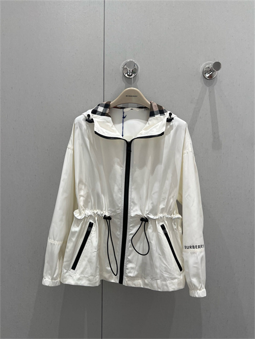 버버리 후드 자켓 B83809 2025/신상