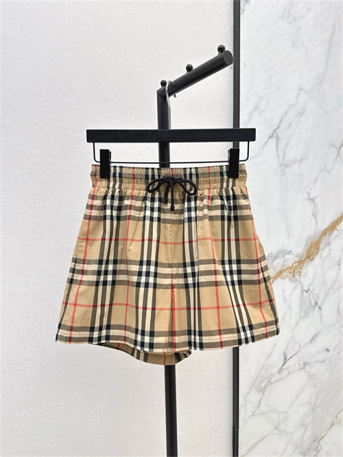 버버리 반바지 B32491 2025/신상