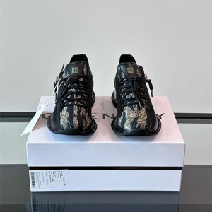 지방시 남성용 스니커즈 G87794-2 2025/신상