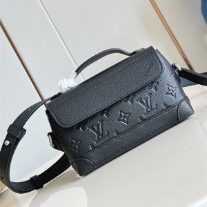 루이비통 웨어러블 크로스백 M13888 2025/신상