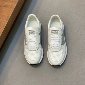 구찌 남성용 스니커즈 G81871-2 2025/신상