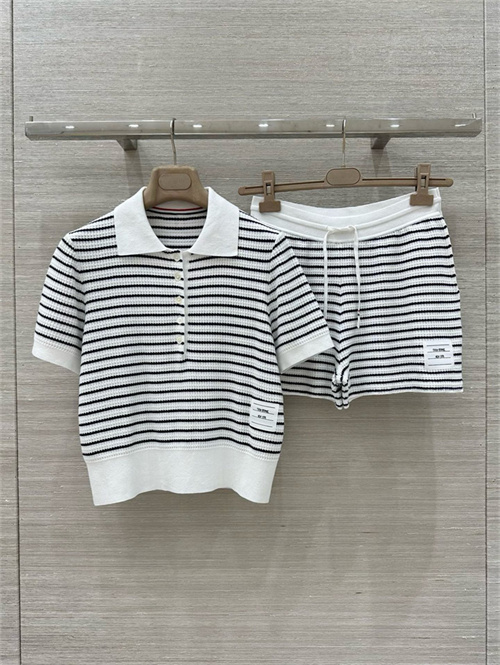 톰브라운 폴로 니트 반바지 세트 T33209 2025/신상