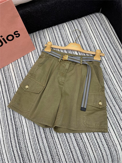 미우미우 반바지 M42708 2025/신상