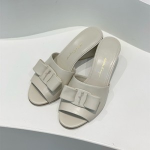 페레가모 여성용 슬리퍼 (굽높이5CM) F43714-2 2025/신상