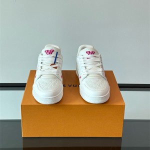 루이비통 남여공용 스니커즈 L93231 2025/신상