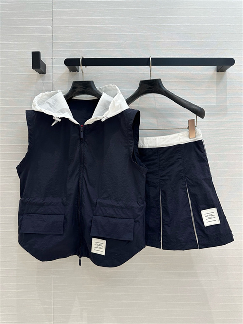 톰브라운 후드 트레이닝 세트 T64201 2025/신상