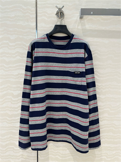 미우미우 긴팔 티셔츠 M42154 2025/신상