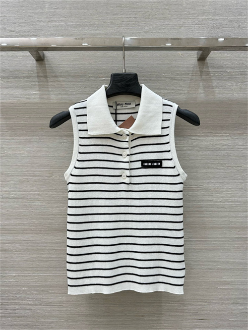 미우미우 민소매 폴로 니트 M82206 2025/신상