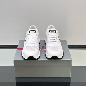 프라다 남성용 스니커즈 P97819-2 2025/신상