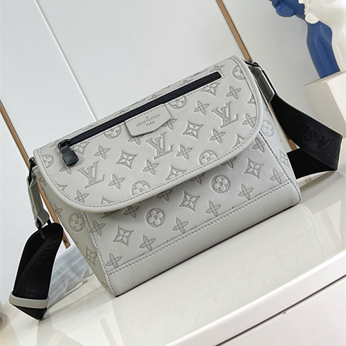 루이비통 펄스 메신저 크로스백 M14912 2025/신상