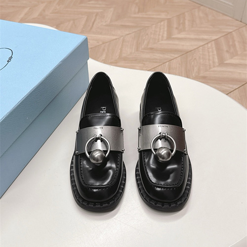 프라다 여성용 로퍼 P56533-1 2025/신상