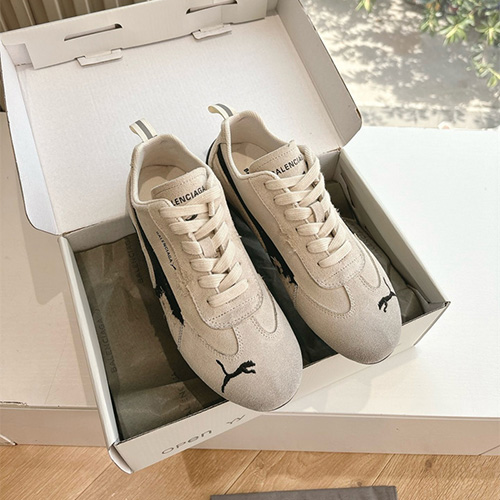 발렌시아가 남여공용 스니커즈 B60882-2 2025/신상