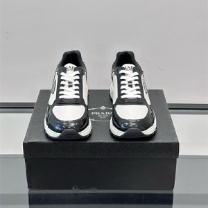 프라다 남성용 스니커즈 P98900-1 2025/신상