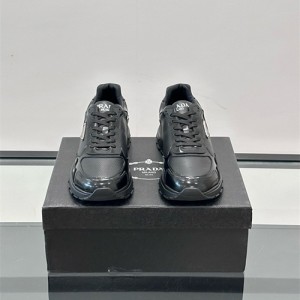 프라다 남성용 스니커즈 P98900-2 2025/신상