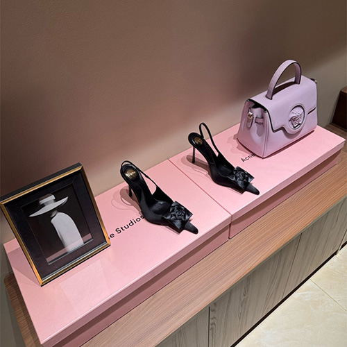 생로랑 여성용 샌들 (굽높이9.5CM) Y62749-1 2025/신상