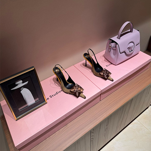 생로랑 여성용 슬리퍼 (굽높이9.5CM) Y62749-2 2025/신상