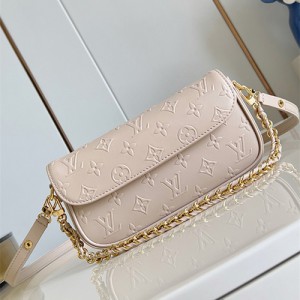 루이비통 윌릿 온 체인 숄더백 M82210 2025/신상