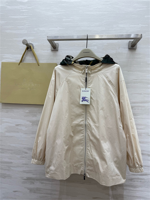 버버리 후드 자켓 B84859 2025/신상