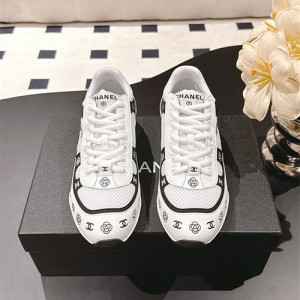 샤넬 남여공용 스니커즈 C37281-2 2025/신상
