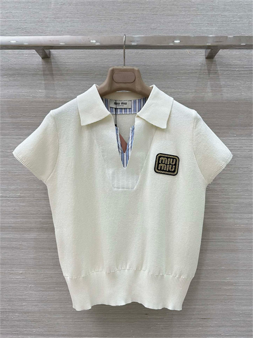 미우미우 반팔 폴로 니트 M72105 2025/신상