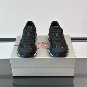 프라다 남성용 스니커즈 P99929-2 2025/신상