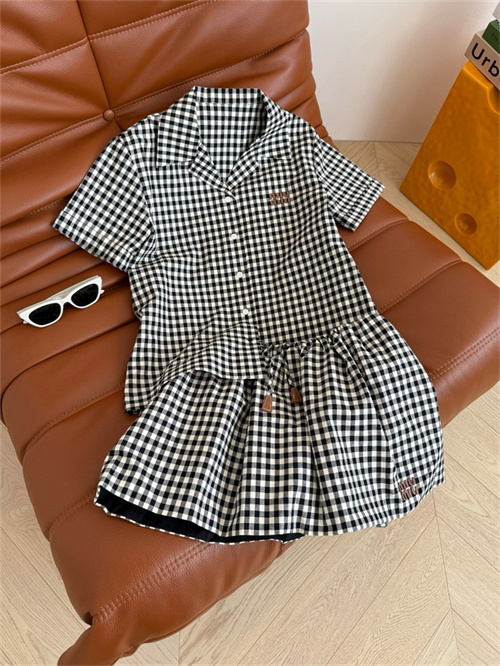 미우미우 반팔 셔츠 스커트 세트 M84951 2025/신상