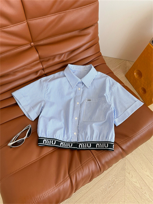 미우미우 반팔 셔츠 M72408 2025/신상