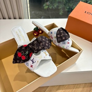 루이비통 여성용 슬리퍼 L69952-1 2025/신상