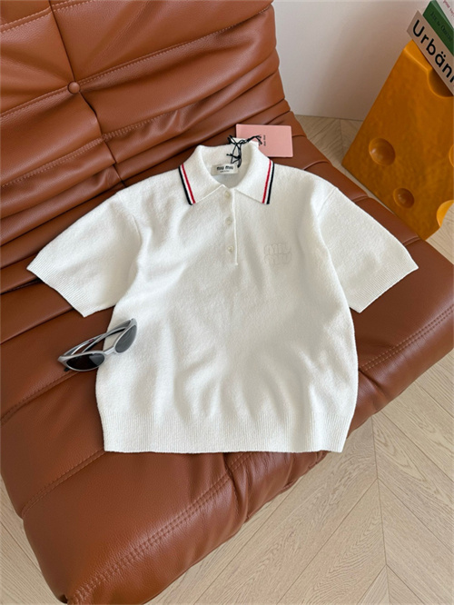 미우미우 반팔 폴로 니트 M72805 2025/신상