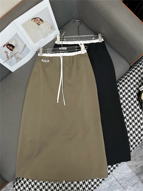 미우미우 스커트 M62902 2025/신상