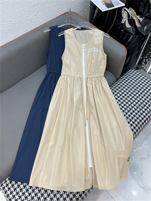 프라다 민소매 원피스 P52995 2025/신상