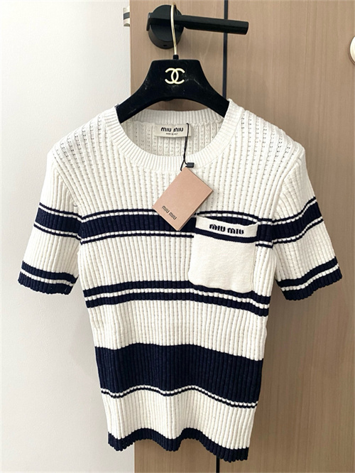미우미우 반팔 니트 M42104 2025/신상