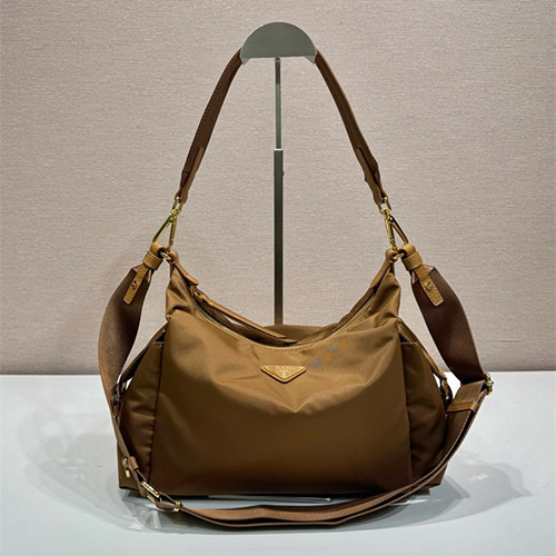 프라다 익스플로어 리나일론 라지 숄더백 1BC264 2025/신상