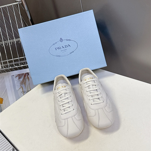 프라다 남여공용 스니커즈 P24425-1 2025/신상