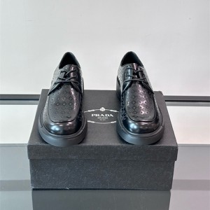 프라다 남성용 로퍼 P47634 2025/신상