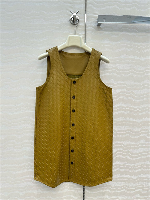 보테가 양가죽 조끼 B18702 2025/신상