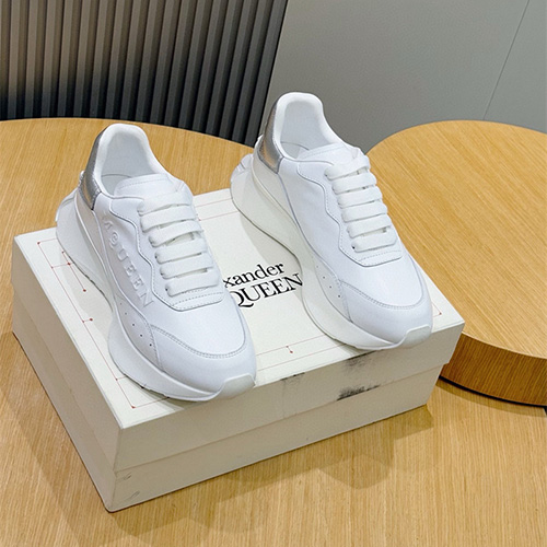 알렉산더맥퀸 남여공용 스니커즈 M18646-1 2025/신상