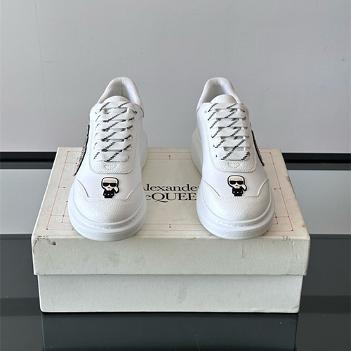 알렉산더맥퀸 남여공용 스니커즈 M28757-1 2025/신상