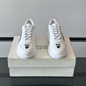 알렉산더맥퀸 남여공용 스니커즈 M28757-1 2025/신상