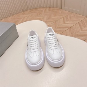 프라다 남여공용 스니커즈 P25525-1 2025/신상