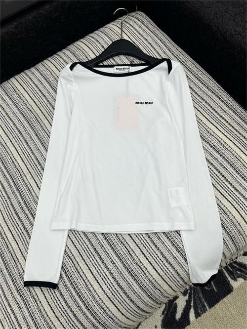 미우미우 긴팔 티셔츠 M41704 2025/신상